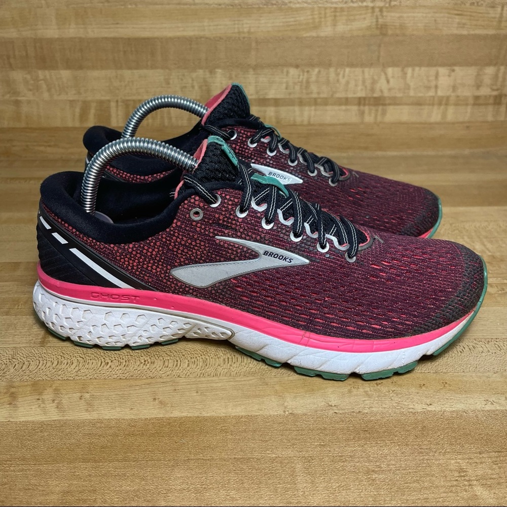 Brooks Ghost 11 Women's Running Shoes Coral Pink Black 1202771B017 Size 10 M